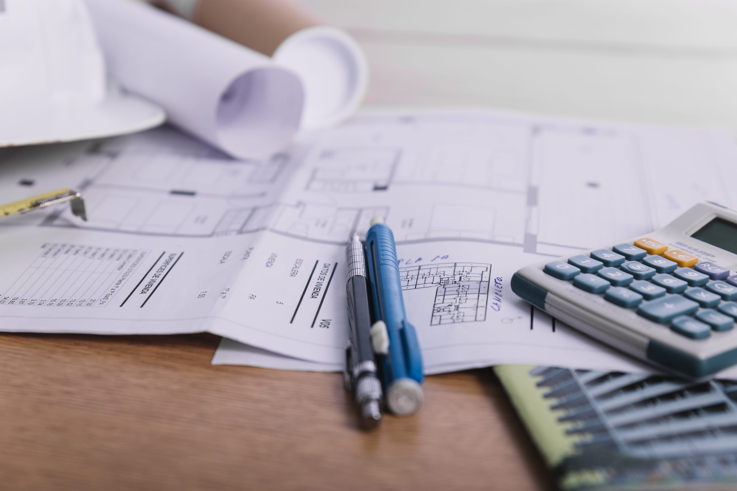 Audit énergétique à Lyon et sa périphérie jusqu'à Saint-Étienne et dans l'Ain : Expertise professionnelle pour évaluer l'efficacité énergétique de votre bien immobilier. Notre service de diagnostic immobilier offre des analyses approfondies pour identifier les économies d'énergie potentielles et améliorer la performance énergétique de votre propriété dans toute la région. Contactez-nous pour des solutions durables et rentables pour votre immobilier."